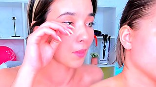 Lesbians hardcore licking pussies