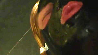 German BDSM - Piss in his mount