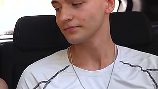 Busty Mommy Butt-by Gifted Twink. Valery Laf Gets a New Ass at Fakings