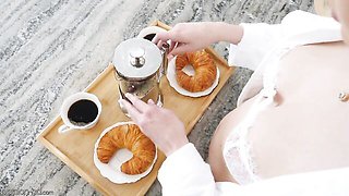 Aesthetic blonde with round ass Amber Moore rammed from behind