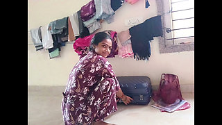 Horney Bhabhi Injoying Her Roommate in Bath
