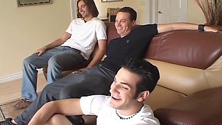 Seductive Brunette Enjoys Intense Fingering and Facial