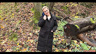 Extremely Horny MILF Squirts Cunt Outdoors - Amateur Fucking & Pissing