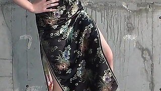 Facesitting, High Heel Trampling, Dick Crushing, Female Boss of a Dark Organization Tries to Get Investigator to Confess