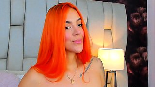 Pierced Titties Chick Makes Her Pussy Wet