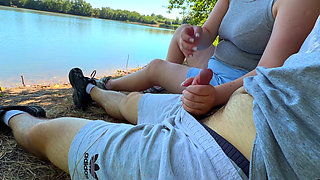 Risky Handjob Slut Beach: Dickflash for a Slutty Little Bitch and She Can't Resist to Make Me Cum