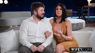 Wifey Watches as Horny Wife Sienna Rae Gets Double Penetrated in Front of Husband