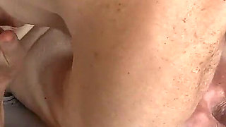 Lomi Lomi Salmon Massage
