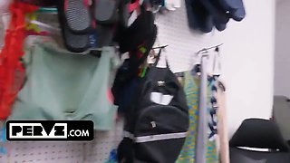 Big-mouthed Sia Wood Gets What She Deserves: a Deep Cavity Search and a Rough Fuck From Security