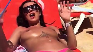 Amateur super hot brunette masturbating 3 mp4