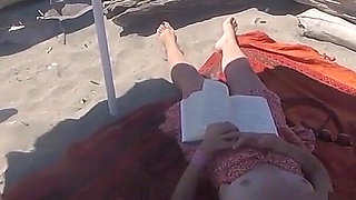 Risky Handjob on the Canary Beach Caught Reading a Book - Misscreamy