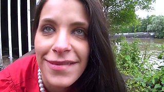 Jade the French Babe Wants BBC to Fuck Her at Public Park