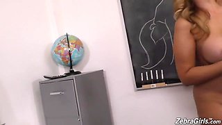 Julia Ann And Jenna Foxxx Lesbian Threesome Sex