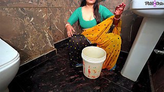 Mami Bhanja Affair- Woww! Mota Loda, Teri Mami Aaj Chudna Chahti H, Desi Indian Slut Sex in Bathroom by Her Bhanja