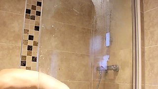 Amateur Webcam Cute Teen Plays Solo