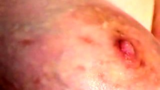 Heidis deutscher Amateur-Striptease  groe Titten sichtbar