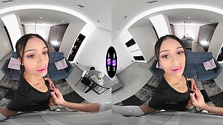 Skinny teen Breiny Zoe rides in vr with passion