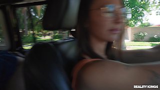 Amoral brunette babe mind-boggling xxx scene