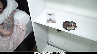 Fit babe with perfect round ass Lilith Morningstar fucked in POV