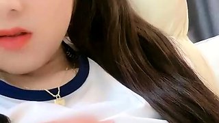 amateur girlfriend masturbating on webcam with her fingers