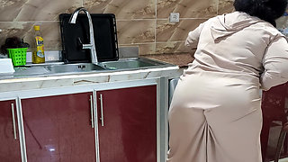 Egyptian Sharmota Get Her Pussy Wet in Kitchen Arabic Big Woman