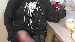 I Fill My Stomach with Food