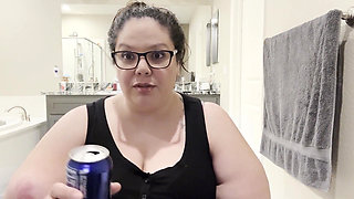 Plump Paradise: Snack N Chat