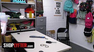 Curvy vixen Keira Croft arches over the desk and gets her vulva fingered and slurped - shoplyfter