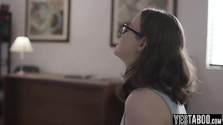 Plump teenage has fourway with huge-chested PLUS-SIZE COUGAR doctor in office