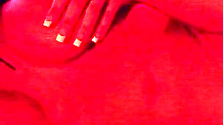 Dominant Milf blindfolds her boyfriend