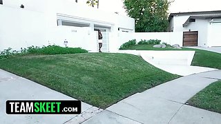 Real estate agent Big Tits black babe Kinsley Karter finally gets to taste a hard milky dong - teamskeet