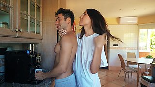 He coulnd't hold back and creampied his hot gf in amazon position POV