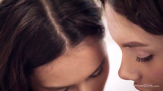 Beauty Liz Ocean and Leona Mia at pussy licking sex