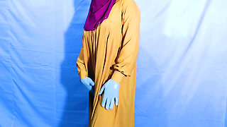indian hijabi sundari mohila hastomoithun ebong nongra kotha bolche