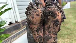 Lick My Muddy Feet Foot Fetish POV - Ebony Goddess Luna Law Makes You Worship Her Dirty Feet, Mud Squelching, Wrinkled Soles, Bar