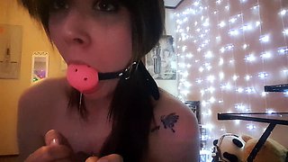 Cute blonde amateur webcam teen masturbating