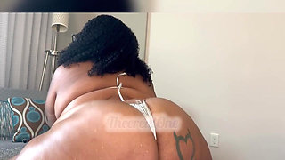 Biggdebbie Flaunting Her Sexy Bawdy