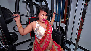 Desi Chachi Workout in Gym with Saree