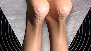 Worship My Feet and Stroke to Overflowing Wealth