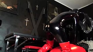 THE COUNTESS NYX - Latex Submission And Edging