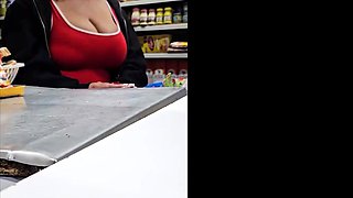 He finds a sexy babe and now she has to show her best