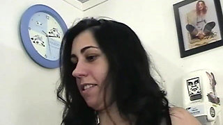 Nikki Napoli Gets Her Nipples Pierced Nna55h-5j