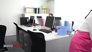 Adorable Chihiro Akino at japanese video