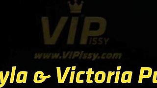 Cayla and Amy's peeing girls porn