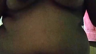 sri lankan girl friend show her boobs to her bboyfriend