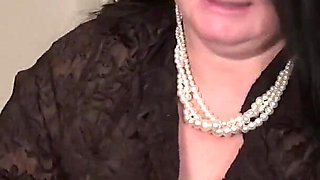 Horny American Housewife Susan Loves to Play with Herself