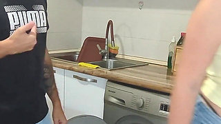 I Seduce the Plumber and Let Him Fuck Me so I Don't Have to Pay for the Job (italian Amateur)