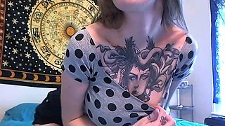 Sexy hottie Anetta Keys enjoys a solo toy masturbation