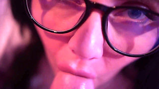Slattern Gives Sweet Sucking Dick