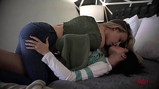 Sfbdgndvngd: Licking, Brunette  Pornhub Porn